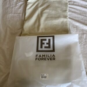 La Familia Ivory Hoodie Size Medium New In Bag